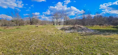 Building plot 1,022 m², Buje - quiet location