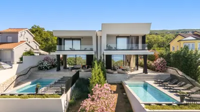 KOSTRENA, semi-detached villa near the sea