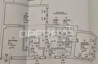 House 242 m², Bale - commercial space and apartment - 20