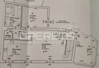 House 242 m², Bale - commercial space and apartment - 21