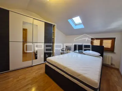 House 242 m², Bale - commercial space and apartment - 8