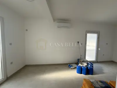 Stan 31,71 m², Crikvenica - terasa 114 m² i balkon - 2