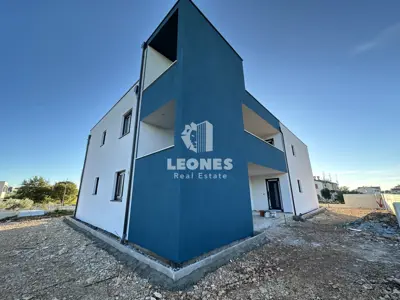 Wohnung 89 m², Novigrad - Garten 130 m² und überdachte Terrasse - 2