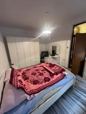 Polovica kuće, Povljana - 140 m od plaže, 3 apartmana - 6