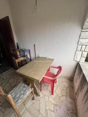 Polovica kuće, Povljana - 140 m od plaže, 3 apartmana - 18