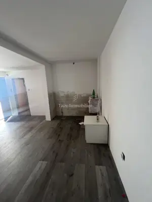 Polovica kuće, Povljana - 140 m od plaže, 3 apartmana - 7