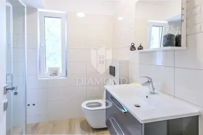 Kuća 615 m², Svetvinčenat - bazen i okućnica - 22