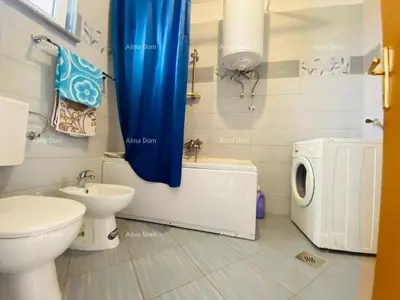 Kuća 146 m², Pula - Arsenal, 6 spavaćih soba - 11