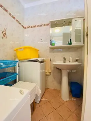 Kuća 146 m², Pula - Arsenal, 6 spavaćih soba - 22