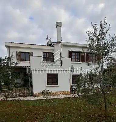 Haus 400 m², Njivice - Meerblick und Grundstück 1.280 m² - 2