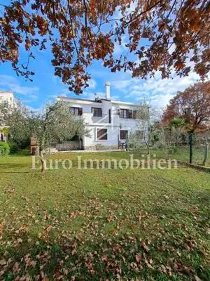 Haus 400 m², Njivice - Meerblick und Grundstück 1.280 m²