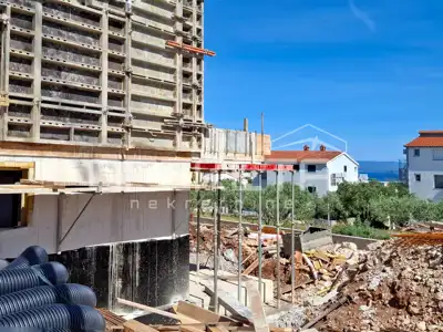 Okrug Gornji / otok Čiovo – S9 novogradnja s bazenom - 13