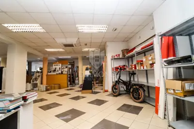 Commercial space 407 m², Pula Centar, storefront along the main road - 3
