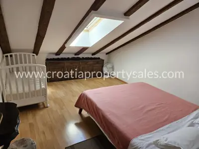 Kuća, Otok Vis, 180 m², 1 200 000 € - 9