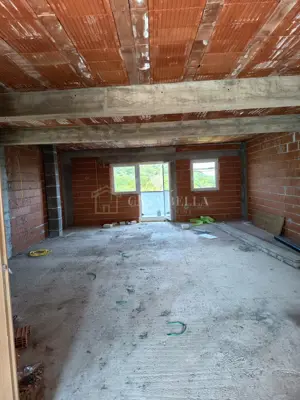 Stan 70 m², Jelenovac - balkon i pogled na zelenilo - 3
