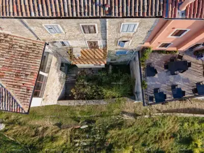 Stone house in Motovun, historic center and private courtyard - 2
