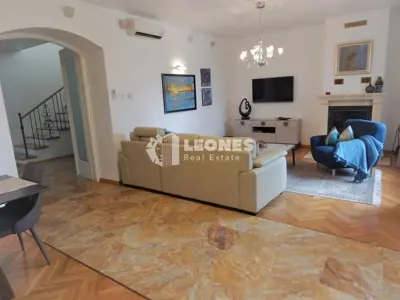 Villa 480 m², Umag - first row to the sea and pool - 11