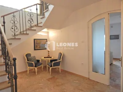 Villa 480 m², Umag - first row to the sea and pool - 17