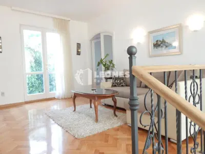 Villa 480 m², Umag - first row to the sea and pool - 18