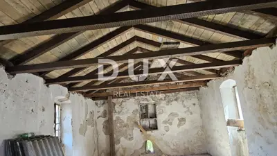 House 94 m², Lukoran - stone house for renovation - 2