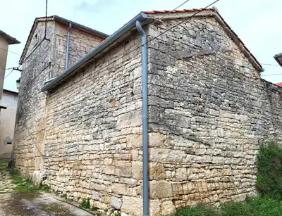 Steinhaus 216 m², Tinjan - zur Adaptierung - 3