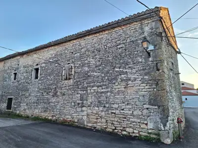 House 150 m², Filipana - town center and yard 464 m² - 3
