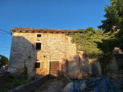 House 150 m², Filipana - town center and yard 464 m² - 2