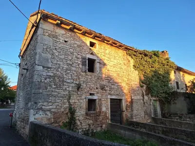 House 150 m², Filipana - town center and yard 464 m²