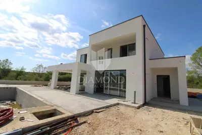 Kuća 155 m², Labin - novogradnja s bazenom