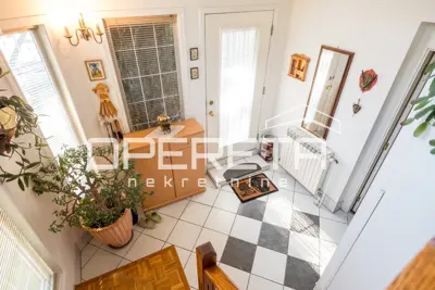House for sale in Vrhovec, 215 m²