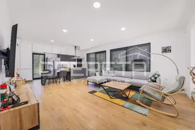 Haus 377 m², Bijenik - Neubau, 5 Schlafzimmer - 3
