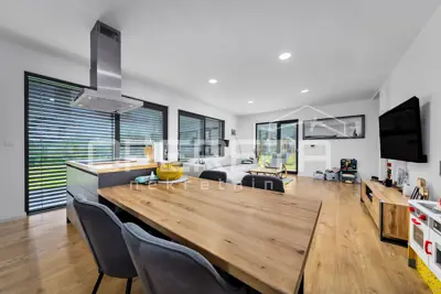 Haus 377 m², Bijenik - Neubau, 5 Schlafzimmer - 4