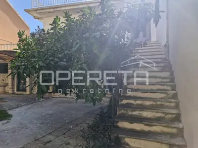 Kuća u centru Vele Luke, zajednički dvor i blizina mora - 2