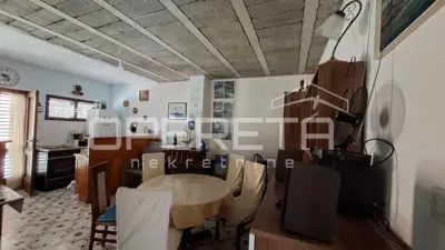 Kuća u centru Vele Luke, zajednički dvor i blizina mora - 8