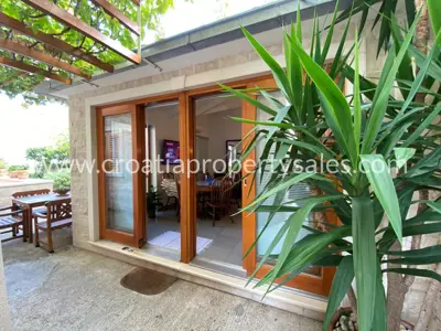 Wohnung, Brač, 62 m², 2-Zimmer, 330 000 €