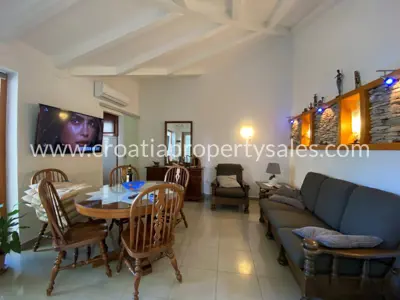 Wohnung, Brač, 62 m², 2-Zimmer, 330 000 € - 2