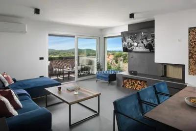 Exklusive Villa mit Pool und Tennisplatz - 4