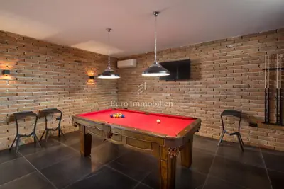 Exklusive Villa mit Pool und Tennisplatz - 17