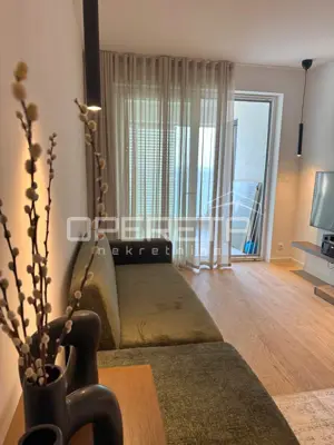 Stan 59 m², Split Duilovo, pogled na more i lođa - 2