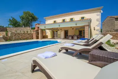 House for sale in Vrbnik, 150 m²