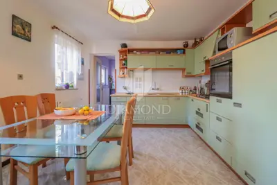 Kuća 243 m², Umag - 1. red do mora - 5