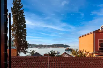 Rovinj – Stan s pogledom na more u samom centru, 50 m od mora