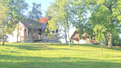 SLUNJ, GORNJI LAĐEVAC - Attractive investment under construction - traditional - 7