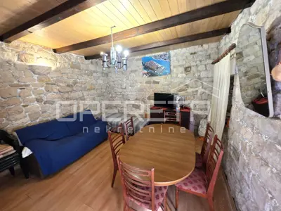 Stone house 105 m², Trogir - old town center by the waterfront