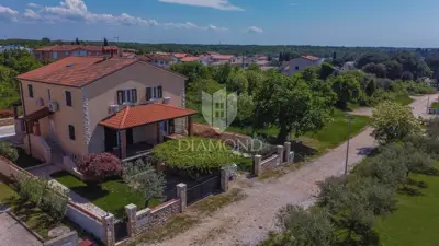 Istra, Umag, okolica- prekasna kuća s bazenom blizu mora!