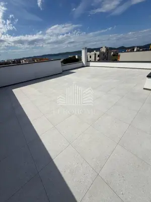 Penthouse 92 m², Sukošan - krovna terasa i pogled na more - 2