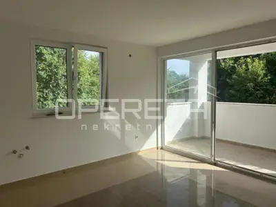 Wohnung 75 m², Palit auf Rab - in Meeresnähe und in der Nähe von Einrichtungen