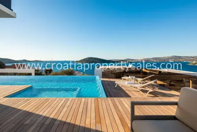 Villa in Rogoznica, Meerblick und Überlaufpool - 13