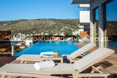 Villa in Rogoznica, Meerblick und Überlaufpool - 12