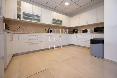 Gewerbeimmobilie zur Miete in Sloboština, 290 m² - 4